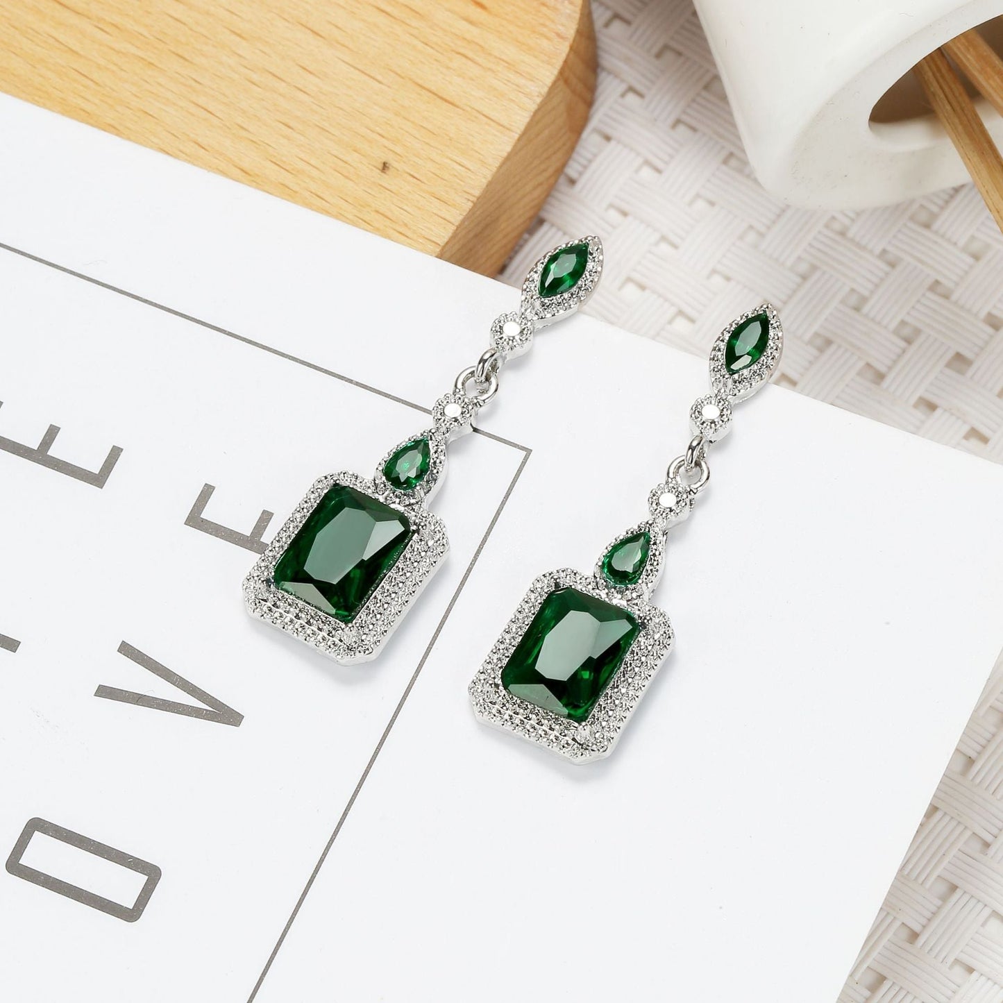 Clarion Verdancia Earrings | White Gold