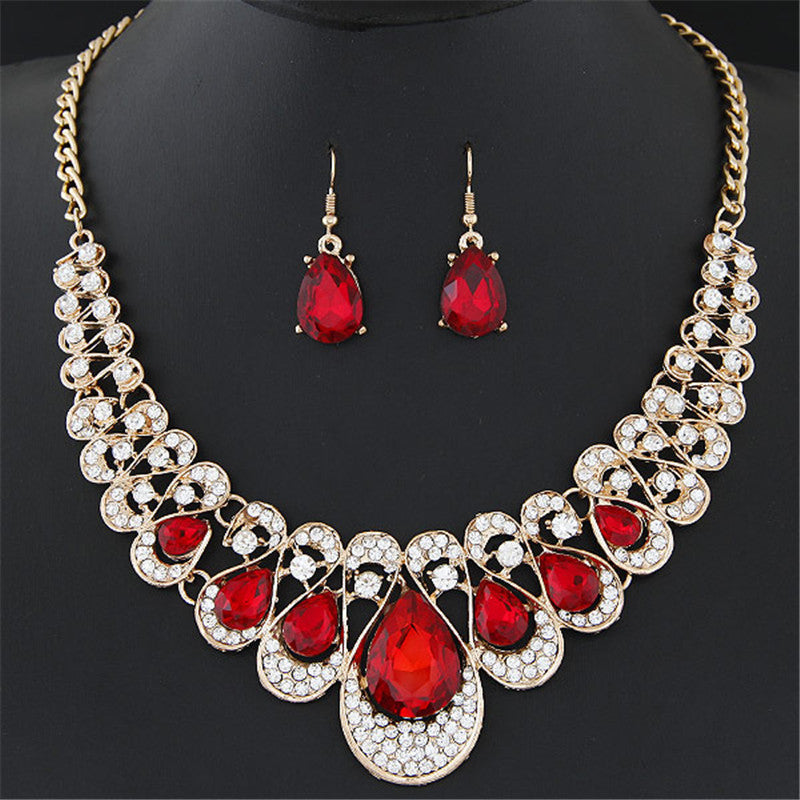 Maevina Crimselle Jewelry Set | Gold