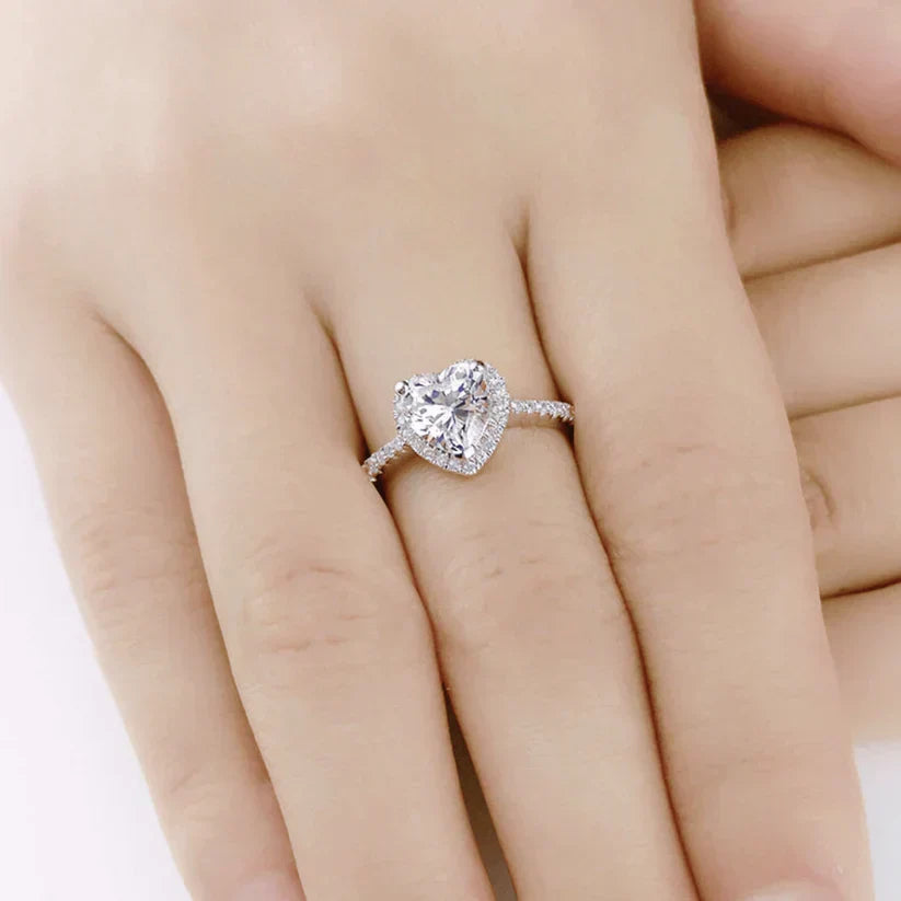 Coralia Amouré Ring | White Gold